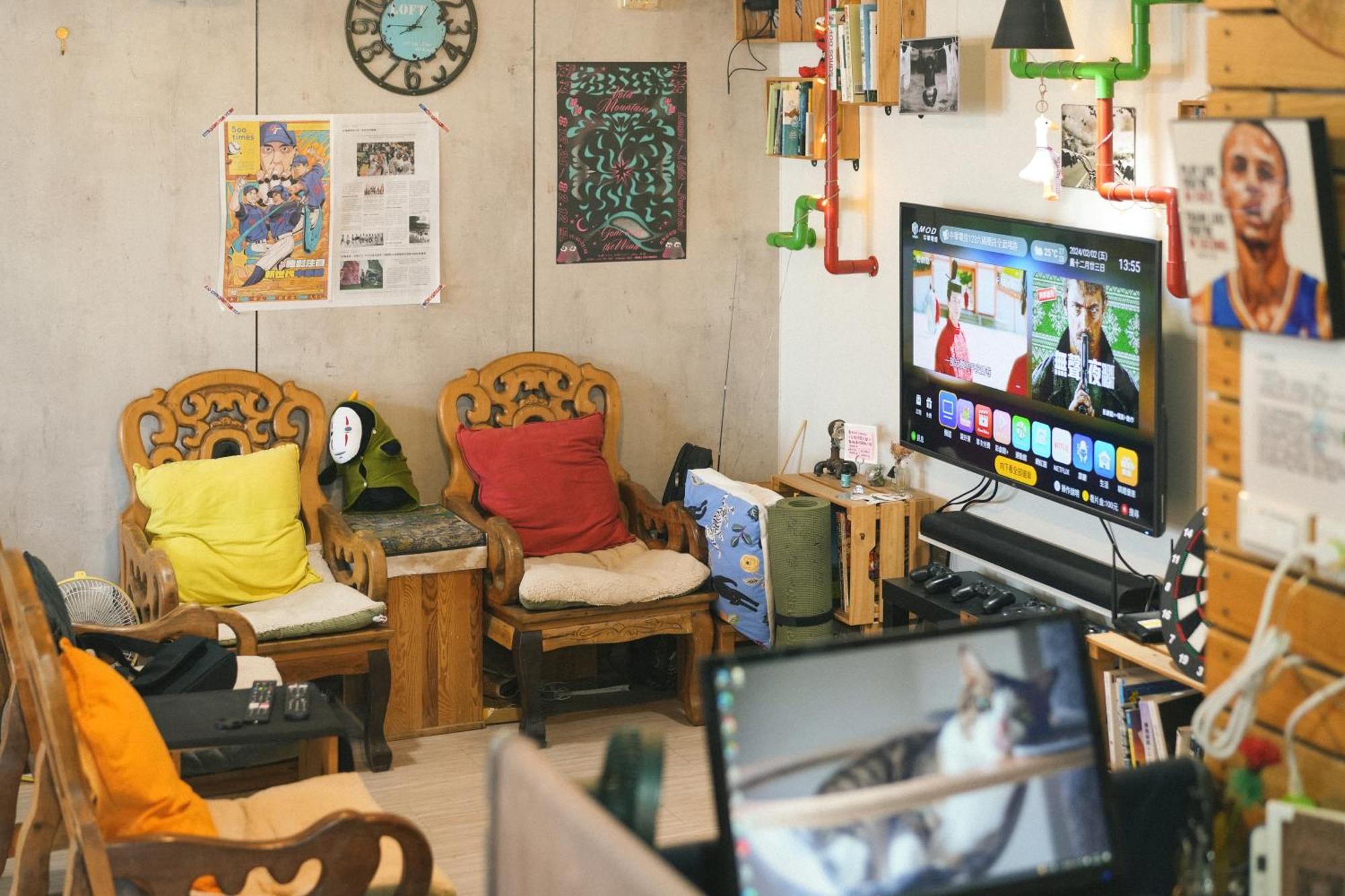 Loft18 Hostel ไถหนาน ภายนอก รูปภาพ